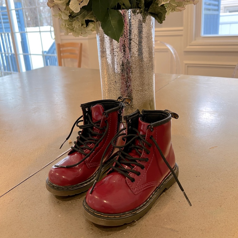 Kids DR MARTENS